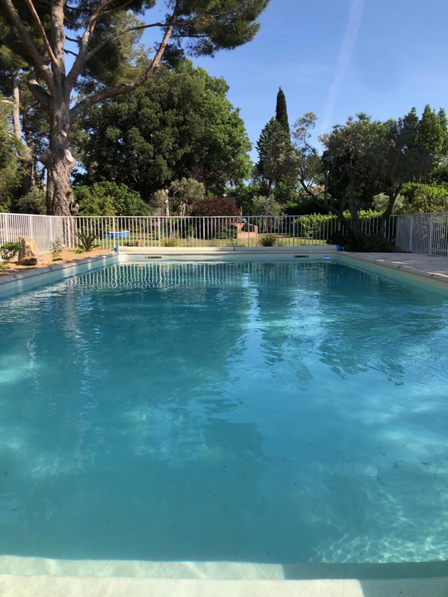 Gite En Provence Dans Grand Jardin Avec Piscine Partagee Cornillon-Confoux Eksteriør bilde